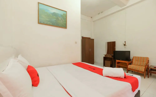 RedDoorz @ Tuktuk Danau Toba