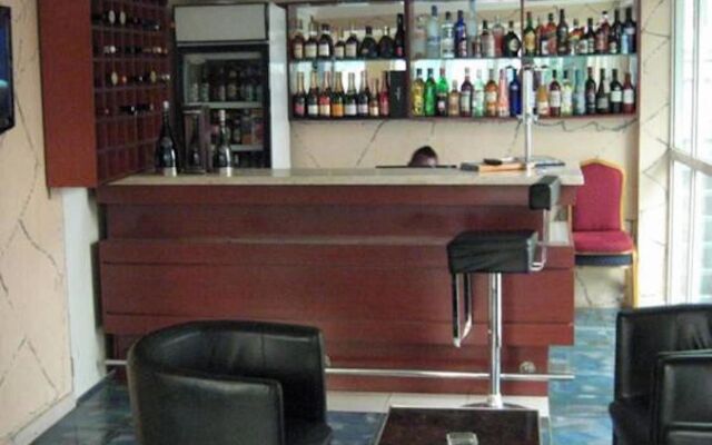 Hymax Grace Hotel and Suites