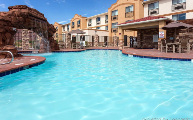 Holiday Inn Express & Suites Moab by IHG