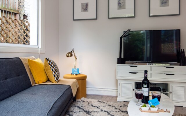 The Earl's Court Garden Gem - NKN