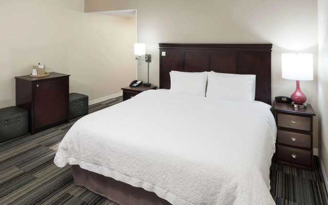 Hampton Inn & Suites Omaha-Downtown