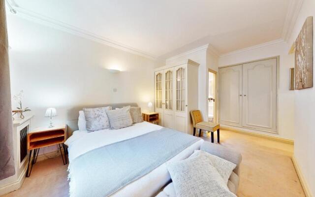 Stay In Bond Street
