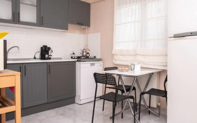 Peaceful Detached House With Garden in Besiktas