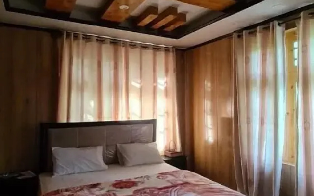Rus Olive Lodge