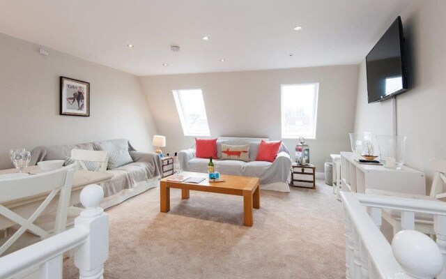 The Stephendale Road Townhouse - SL