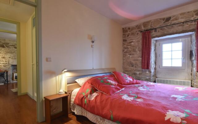 Cozy holiday home in Plogoff near the beach