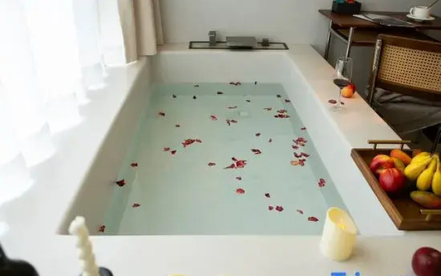 Muqing Senyu · Light Luxury Seaview Hot Spring Homestay