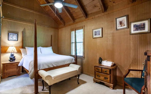 The Hartland - Hot Tub, Jacuzzi, Fireplace