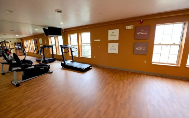 Crown Choice Inn & Suites Lakeview & Waterpark