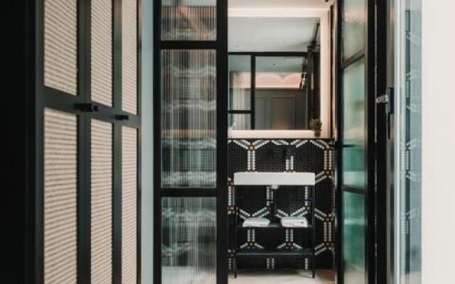 Reina 107 Beach Boutique