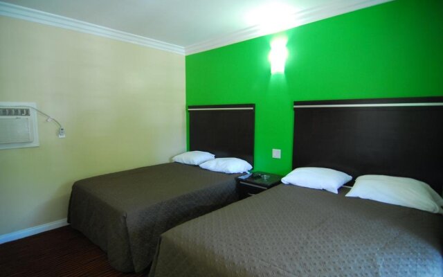Studio City Inn