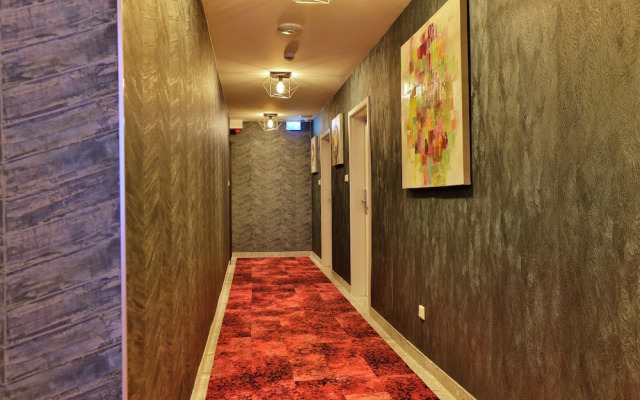 Stay-Inn Boardinghouse