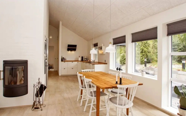 Tranquil Beach Retreat-by Traum