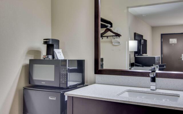 Quality Inn & Suites Athens University Area