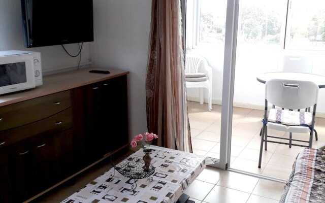 Apartment With one Bedroom in Grand Baie, With Wonderful City View and Wifi - 300 m From the Beach