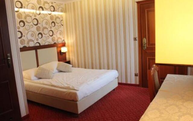 Hotel Zajazd Polonez