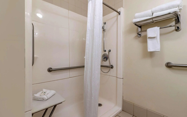 Quality Inn At Town Center