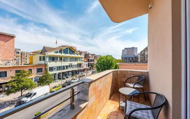 The Old-clock Apartment