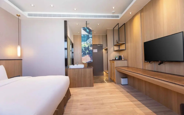 Euphoria Hotel