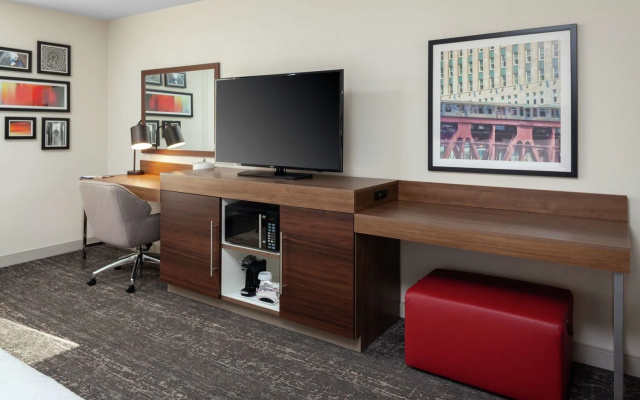 Hampton Inn & Suites Chicago-Burr Ridge
