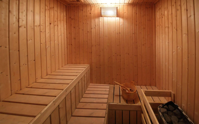 Paragon Serviced Suites @ Straits View