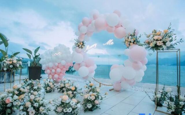 Sea view villa at the end of the field