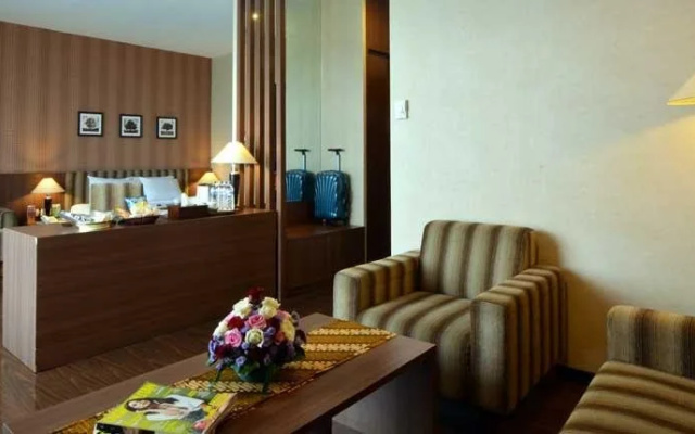 Istana Hotel
