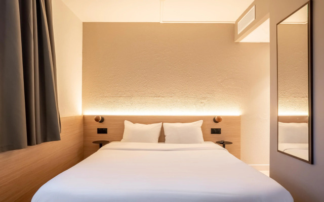 Premiere Classe Paris Ouest - Pont De Suresnes