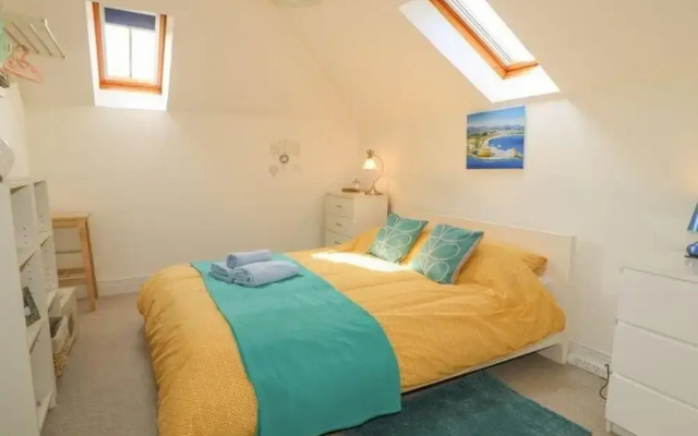 Shell Hill 3-bed Apt, Sleeps 6, 15 Mins to Beach