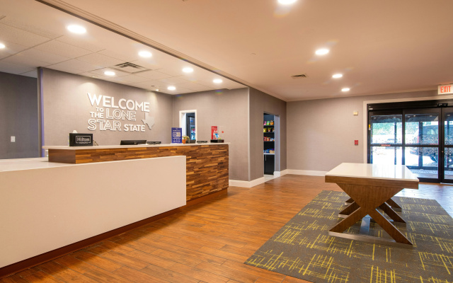 Hampton Inn and Suites College Station