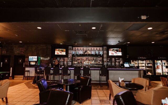 Coast Nisku Inn & Conference Centre