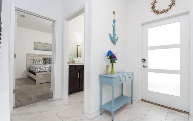 Adorable new Townhouse Near Disney