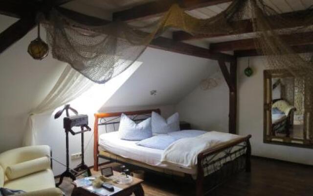 Märchenpension Rotkäppchen und der Wolf