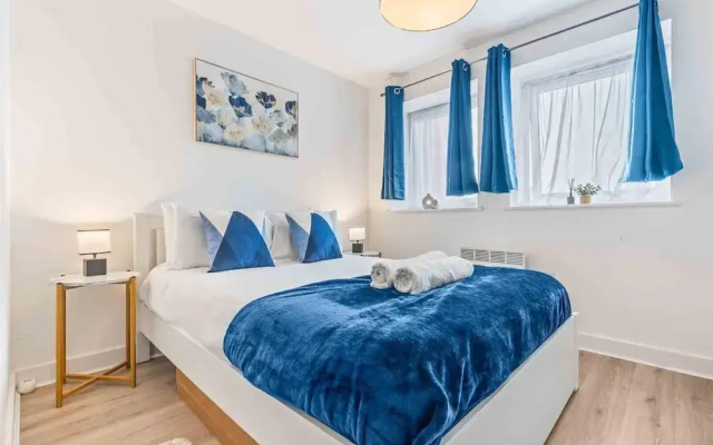 Couples- Business- Sleeps 2- Wifi- Pets- Parking