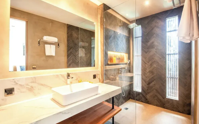 Elegant 5BR Villa Beach at 200m Canggu
