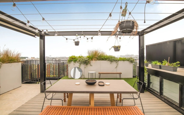 Inner City Penthouse With Private Rooftop