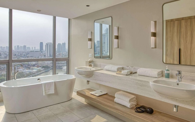 Novotel Suites Manila at Acqua