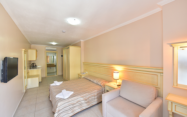 Tropicana Beach Hotel