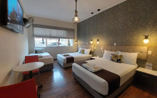 Hostal Atenea