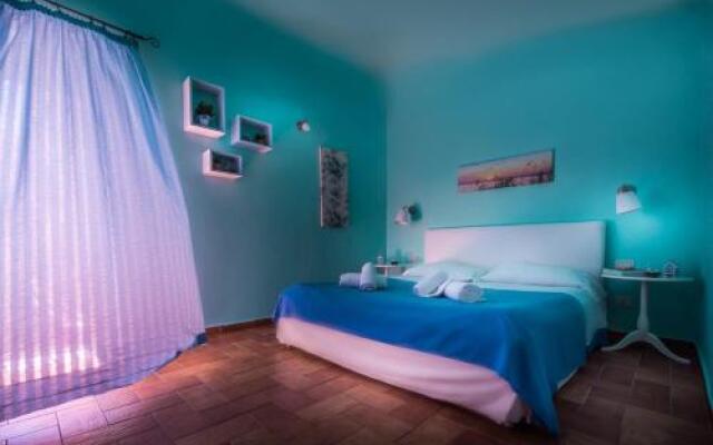 Porto Salvo Apartments