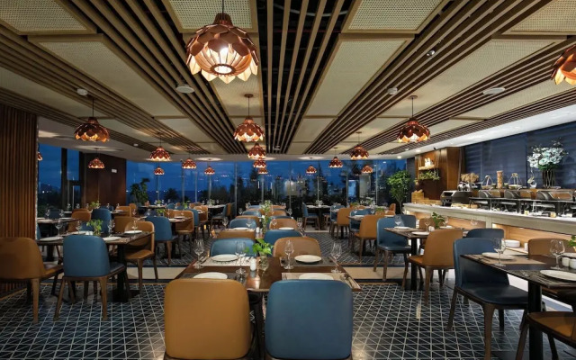 Mangata Beachfront Hotel