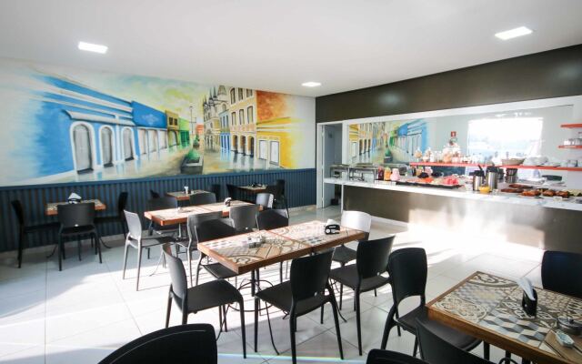 Hotel Encantos De Penedo