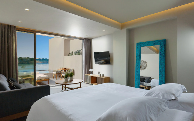Castello Infinity Suites - Adults Only