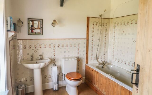 2 Menefreda Cottages