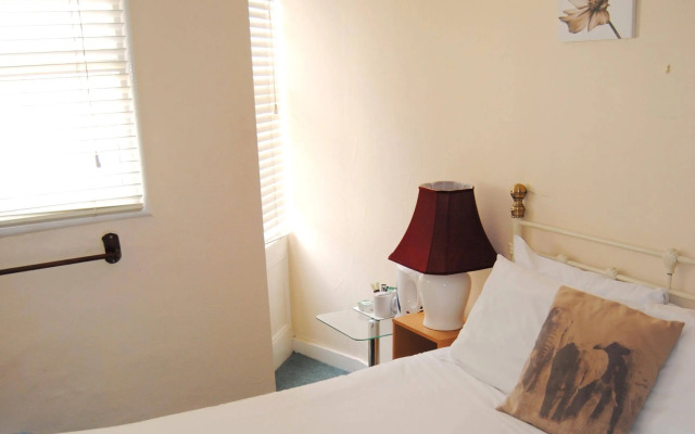 Relax Inn Guest House