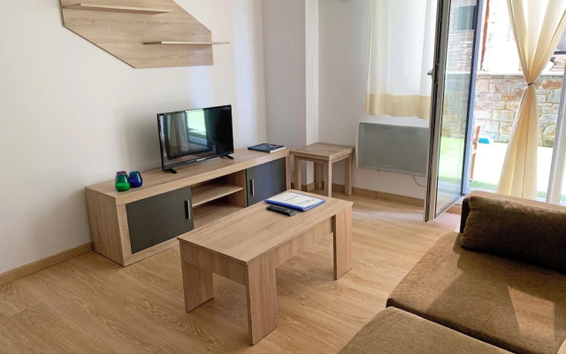 1 Bedroom Comfort Apartment - Photo 2