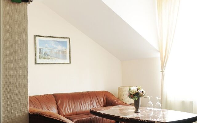 Amicus Hotel
