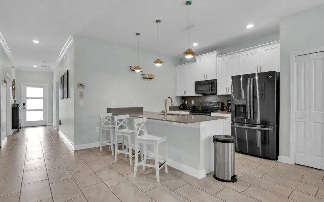 4361 Quote st