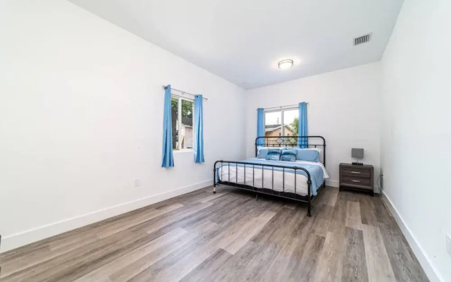 Charming Home With Pool Jacuzzi