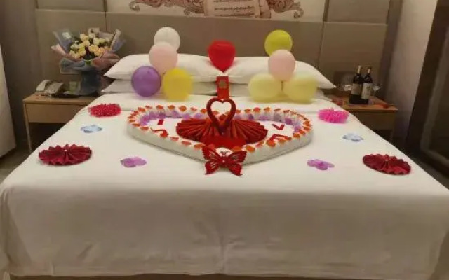 Vienna International Hotel (Foshan Eternal Love Xiqiao Mountain Scenic Area)